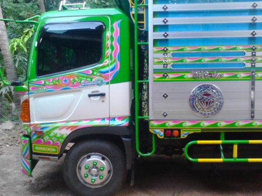 ขายหกล้อเมก้า 500  FC9JJ เครื่อง 150 แรง ปี 54   มี 6 เกียร์ ออกห้าง