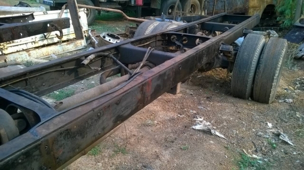 ขายคัสซี HINO KM340 พร้อมเครื่อง 6BD1 165 แรงม้า + เกียร์ เฟืองท้าย คานหน้าครบชุด กระปุกพาวเวอร์ เอกสารเล่มทะเบียนครบครับ