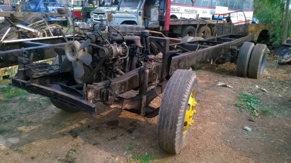 ขายคัสซี HINO KM340 พร้อมเครื่อง 6BD1 165 แรงม้า + เกียร์ เฟืองท้าย คานหน้าครบชุด กระปุกพาวเวอร์ เอกสารเล่มทะเบียนครบครับ