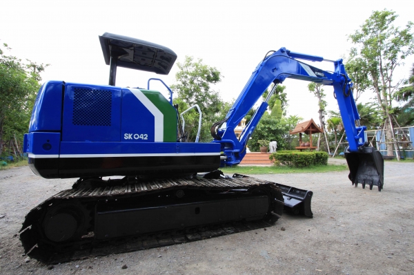 ขายแบคโฮ KOBELCO SK042 เก่านอก ขายตามสภาพนะคับ ติดต่อ 086-775-7900,086-324-1992