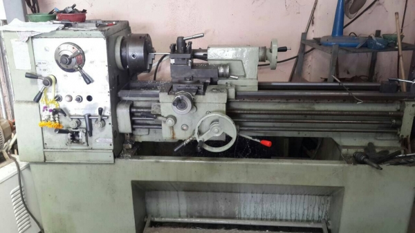 ขายเครื่องกลึง6ฟุต3เพลาเบรคของยุโรปยี่ห้อโคสเชสเตอร์สวยๆ
