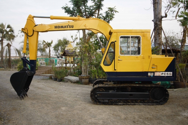 ขายแม็คโค KOMATSU PC60 นำเข้าจากญี่ปุ่น  มี VDO ทดลองขับให้ดู  ติดต่อ 086-775-7900, 086-324-1992