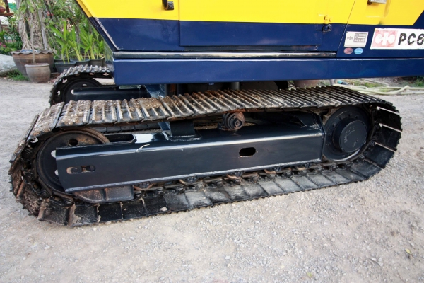 ขายแม็คโค KOMATSU PC60 นำเข้าจากญี่ปุ่น  มี VDO ทดลองขับให้ดู  ติดต่อ 086-775-7900, 086-324-1992