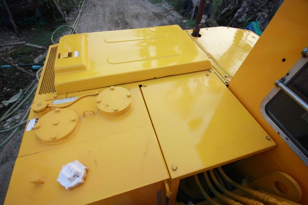 ขายแม็คโค KOMATSU PC60 นำเข้าจากญี่ปุ่น  มี VDO ทดลองขับให้ดู  ติดต่อ 086-775-7900, 086-324-1992