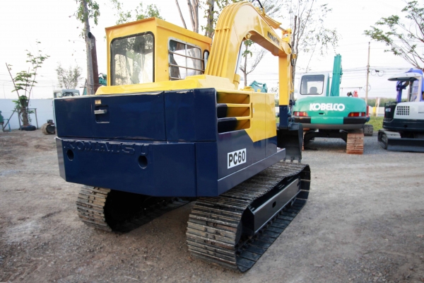 ขายแม็คโค KOMATSU PC60 นำเข้าจากญี่ปุ่น  มี VDO ทดลองขับให้ดู  ติดต่อ 086-775-7900, 086-324-1992