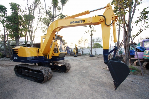 ขายแม็คโค KOMATSU PC60 นำเข้าจากญี่ปุ่น  มี VDO ทดลองขับให้ดู  ติดต่อ 086-775-7900, 086-324-1992