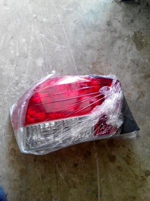 ขายไฟท้าย honda city type z ด้านขวา ราคา 500 บาท