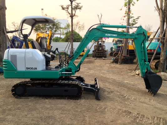 ขายรถแม็คโคร SUMITOMO SH30่JA เก่านอก มี VDO ทดลองขับให้ดู ไม่เคยผ่านการใช้งานในไทย ติดต่อ 086-775-7900, 086-324-1992 ขายรถแม็คโคร SUMITOMO SH30่JA เก่านอก มี VDO ทดลองขับให้ดู ไม่เคยผ่านการใช้งานในไทย ติดต่อ 086-775-7900, 086-324-1992