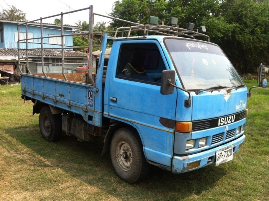 ขายรถ 4 ล้อ บรรทุก NKR ประกอบ เครื่ื่อง100แรง แอร์เย็น หัวยกได้