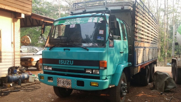 ขาย10ล้อร็อกกี้165แรง เพลาเดียว เครื่องดี แคชซีสวย ยางใหม่ สภาพพร้อมใช้งาน เอกสารพร้อมโอน สนใจโทร 090-8588220คุณนะ 093-3258446คุณบิวตี้ ID:narong498 หรือ www.truck.in.th/498 หรือfb:ณรงค์ ซื้อขายรถมือสอง (เว็บไซต์ส่วนตัว)