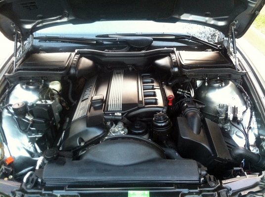 BMW 523 iA E39 เครื่องโน้ตคู่ เกียร์ออโต้เกียร์ทริปทรอนิก