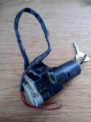 swicth สวิตซ์ กุญแจ ใส่ยามาฮ่า xj 400 sp ราคา 500 บาท พร้อมส่ง