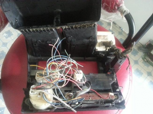 ขายหน้ากากแอร์auto ของtoyota 3ห่วง ติดต่อ 0812343465