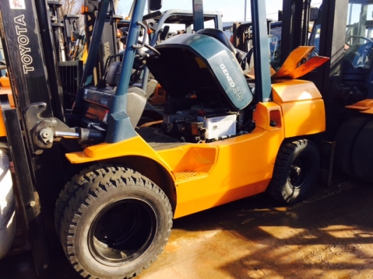 ขายฟอร์คลิฟต์ TOYOTA 02-7FD35  (4000 ช.ม ) ดีเซล , เกียร์ออโต , เสายกสูง 4 m (SPECS JAPAN ) เดิมแท้จากญี่ปุ่น สีเดิมและตัวถังสภาพเดิมจากญี่ปุ่น