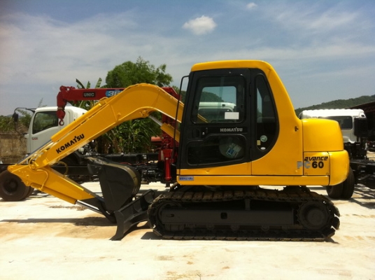 ขายรถขุด KOMATSU PC60-7 มีหลายคัน ขายรถขุด KOMATSU PC60-7 มีหลายคัน