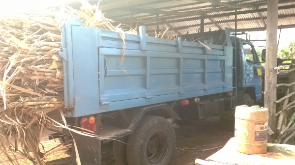 ***หกล้อดัมพ์***NPR100แรง//JAANPR59LK รหัส 4BC2 ปี 42 ยาง8.25  โทรหาลุงโหนก 081 074 5778 จ้า