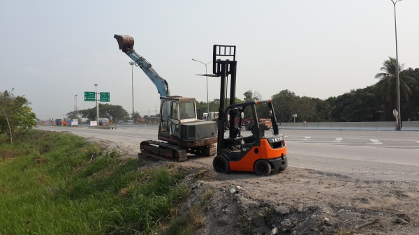 ขายรถขุดkH055เร็ว..แรง..บูมยาว..ยาว