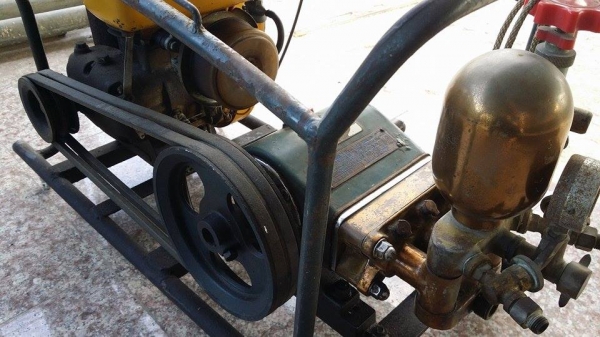 ปั๊มน้ำเก่าญี่ปุ่น เครื่องยนต์ติดง่าย สภาพพร้อมใช้งาน ปั๊มน้ำเก่าญี่ปุ่น เครื่องยนต์ติดง่าย สภาพพร้อมใช้งาน