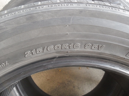 ยาง BRIDGESTONE 215/60R16ปี12 สวยๆ 4 เส้น ราคา 2300 บาท