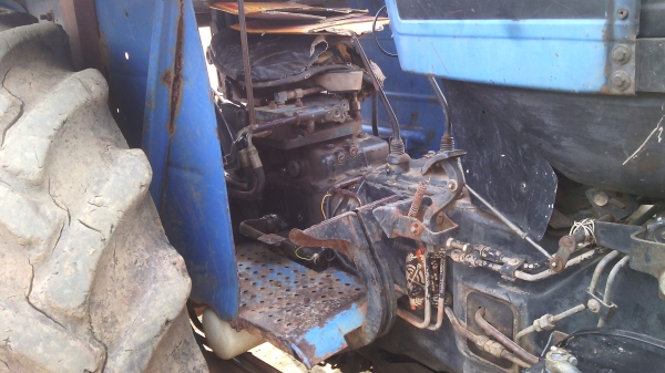 ขายรถไถFORD รุ่นAT  6610คานหน้านิวฮอแลน   สภาพดีสีเดิมๆ08100766401