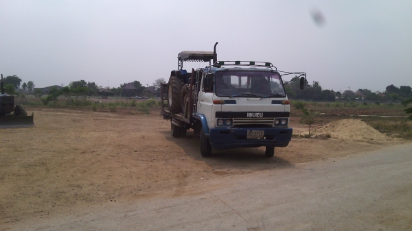 ขายรถไถFORD รุ่นAT  6610คานหน้านิวฮอแลน   สภาพดีสีเดิมๆ08100766401