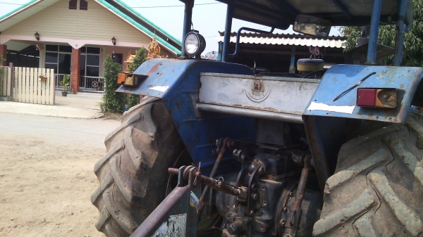 ขายรถไถFORD รุ่นAT  6610คานหน้านิวฮอแลน   สภาพดีสีเดิมๆ08100766401