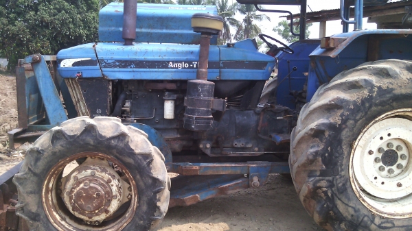 ขายรถไถFORD รุ่นAT  6610คานหน้านิวฮอแลน   สภาพดีสีเดิมๆ08100766401