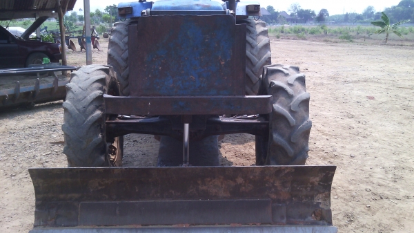 ขายรถไถFORD รุ่นAT  6610คานหน้านิวฮอแลน   สภาพดีสีเดิมๆ08100766401