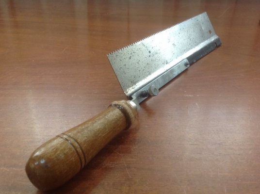 ขายเลื่อยปังตอ Vintage ด้ามไม้