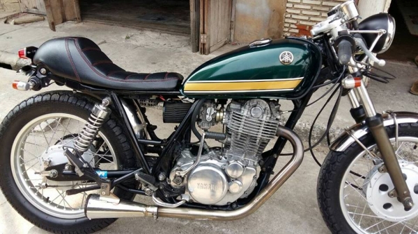 ขาย คับ 56000 sr400 อินวอย สภาพตามรูป รถเก็บงานเลี่ยมทั้งคัน สีใหม่ เครื่องดีมาก สตาทง่าย ระบบไฟใช้ได้ทุกจุด ไมล์ขึ้นปกติ ยางหน้า หลัง เต็มๆ ท่อแทปสั้นเสียงแน่นๆ สนใจโทร 0903120561 Line: nooksh. (มีจุด)