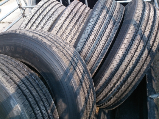 ขายยาง มิชลิน 275/80R22.5 ยางปี12 อัดเย็นจากมิชลินมายังไม่เคยใช้มีอยู่ 6 เส้น/ละ 4500