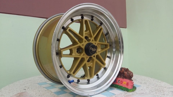 ขายล้อแม็กมือ2 equip 03 15"x8" et25 4 รู 100 สนใจติดต่อเล็กคลองสามครับ 081-3747940