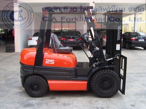 ขายรถ โฟล์คลิฟท์ TOYOTA รุ่น 6-FD25