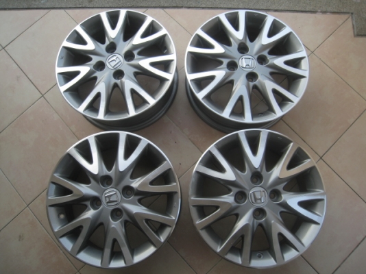 ขายล้อแม็ก Honda city 15"x5.5" สนใจติดต่อเล็กคลองสาม 081-3747940