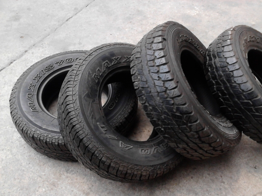 30x9.50R15 ยาง A/T มี 2 คู่ รวม 4 เส้น  tel.081-427-3941
