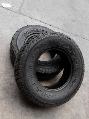 30x9.50R15 ยาง A/T มี 2 คู่ รวม 4 เส้น  tel.081-427-3941