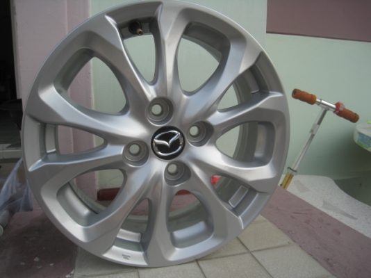 ขายล้อแม็กป้ายแดง New mazda2 15" สนใจติดต่อเล็กคลองสามครับ 081-3747940