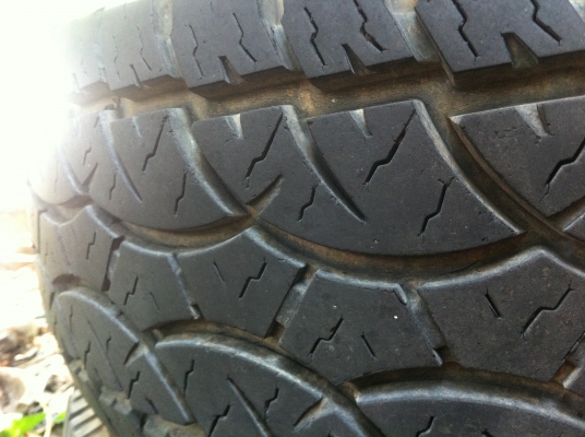 ล้อ+ยาง 30*9.5*15 ปี 11