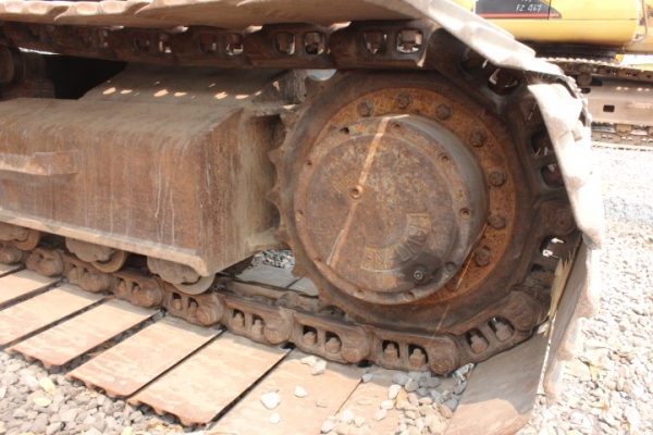 Komatsu PC130-6 เก่านอก แทรกกว้าง 80 mm พร้อมบุ้งกี้