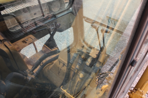 Komatsu PC130-6 เก่านอก แทรกกว้าง 80 mm พร้อมบุ้งกี้