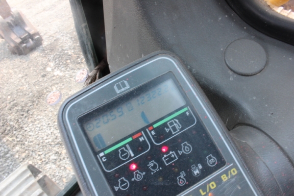 Komatsu PC130-6 เก่านอก แทรกกว้าง 80 mm พร้อมบุ้งกี้