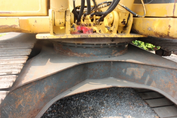 Komatsu PC130-6 เก่านอก แทรกกว้าง 80 mm พร้อมบุ้งกี้