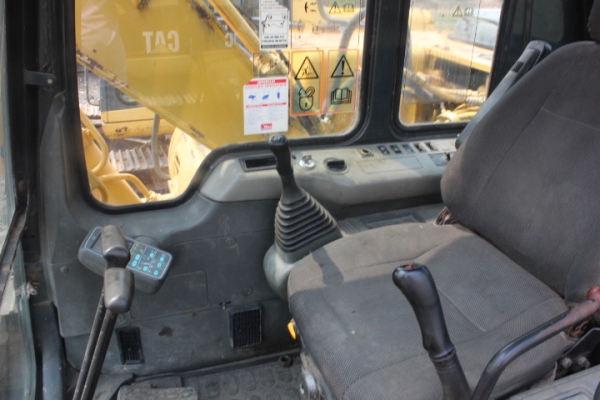 Komatsu PC130-6 เก่านอก แทรกกว้าง 80 mm พร้อมบุ้งกี้