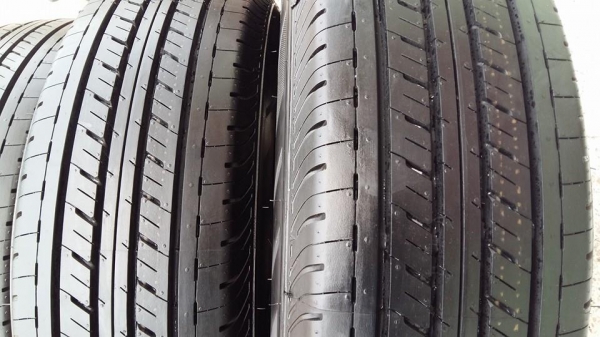 ขายยางถอดป้ายแดง bridgestone duravis r611 215/70r16  สนใจติดต่อเล็กคลองสามครับ 081-3747940