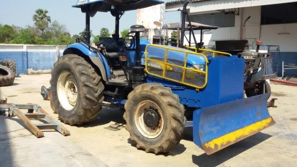 ขายรถไถ นิวฮอลแลนด์ รุ่น TD95D PLUS 98 แรง มี 2 คัน