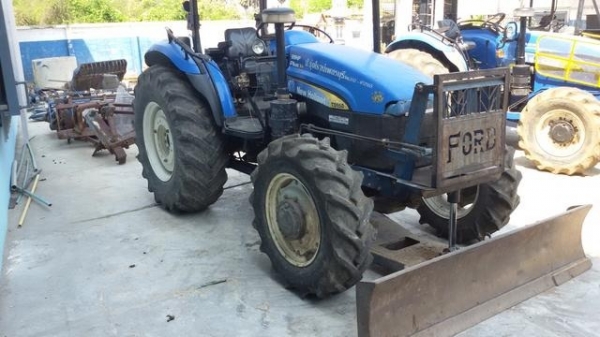 ขายรถไถ นิวฮอลแลนด์ รุ่น TD95D PLUS 98 แรง มี 2 คัน
