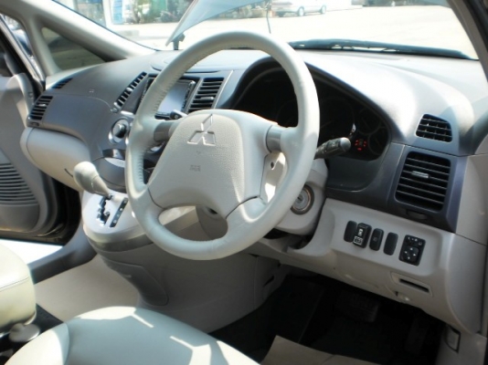 MITSUBISHI SPACE WAGON 2.4GT MIVEC ปี05 MITSUBISHI SPACE WAGON 2.4GT MIVEC ปี05