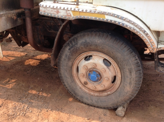 ขายสิบล้อ เทรนเลอร์ มิตซู FN215 เครื่อง EK100 (260) แรง เครื่องฟิตสตาร์ทติดง่าย คัซซีสวยลาก 200 สบายๆ พาวเวอร์ เบรคทริฟฟี่ พร้อมใช้งาน เล่มทะเบียนพร้อมโอน