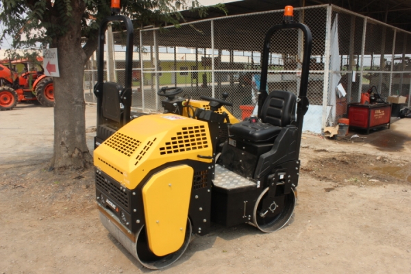 ผ่อนได้ มี VDO รถบดใหม่นำเข้า Roller tandem JACMAT RS970 ขนาด 1ตัน