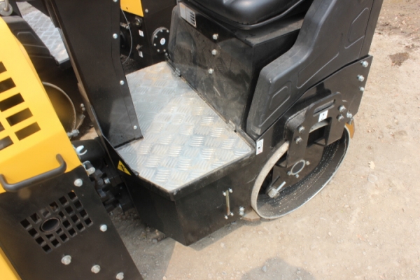 ผ่อนได้ มี VDO รถบดใหม่นำเข้า Roller tandem JACMAT RS970 ขนาด 1ตัน ผ่อนได้ มี VDO รถบดใหม่นำเข้า Roller tandem JACMAT RS970 ขนาด 1ตัน